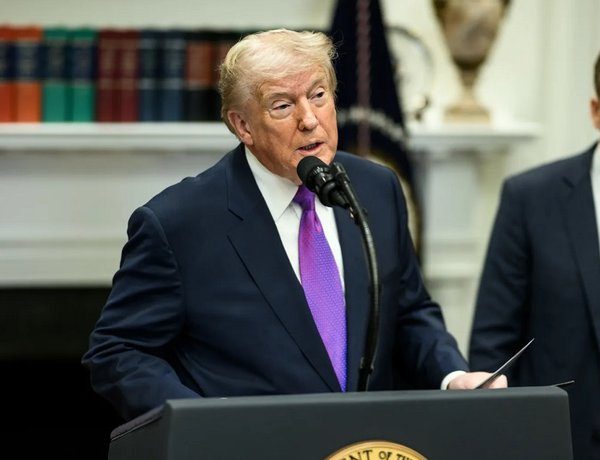Трамп пропонує 200% мита на товари з України та РФ для завершення війни